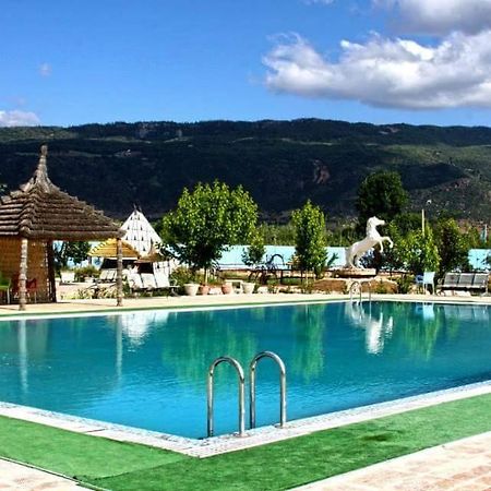Le Vallon Vert - Club Equestre Azrou Exteriör bild